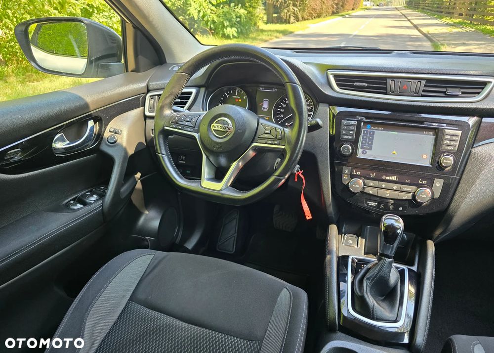 Nissan Qashqai 1.6 DCi Xtronic TEKNA - 25