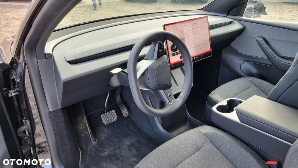 Tesla Model Y Standard - 28