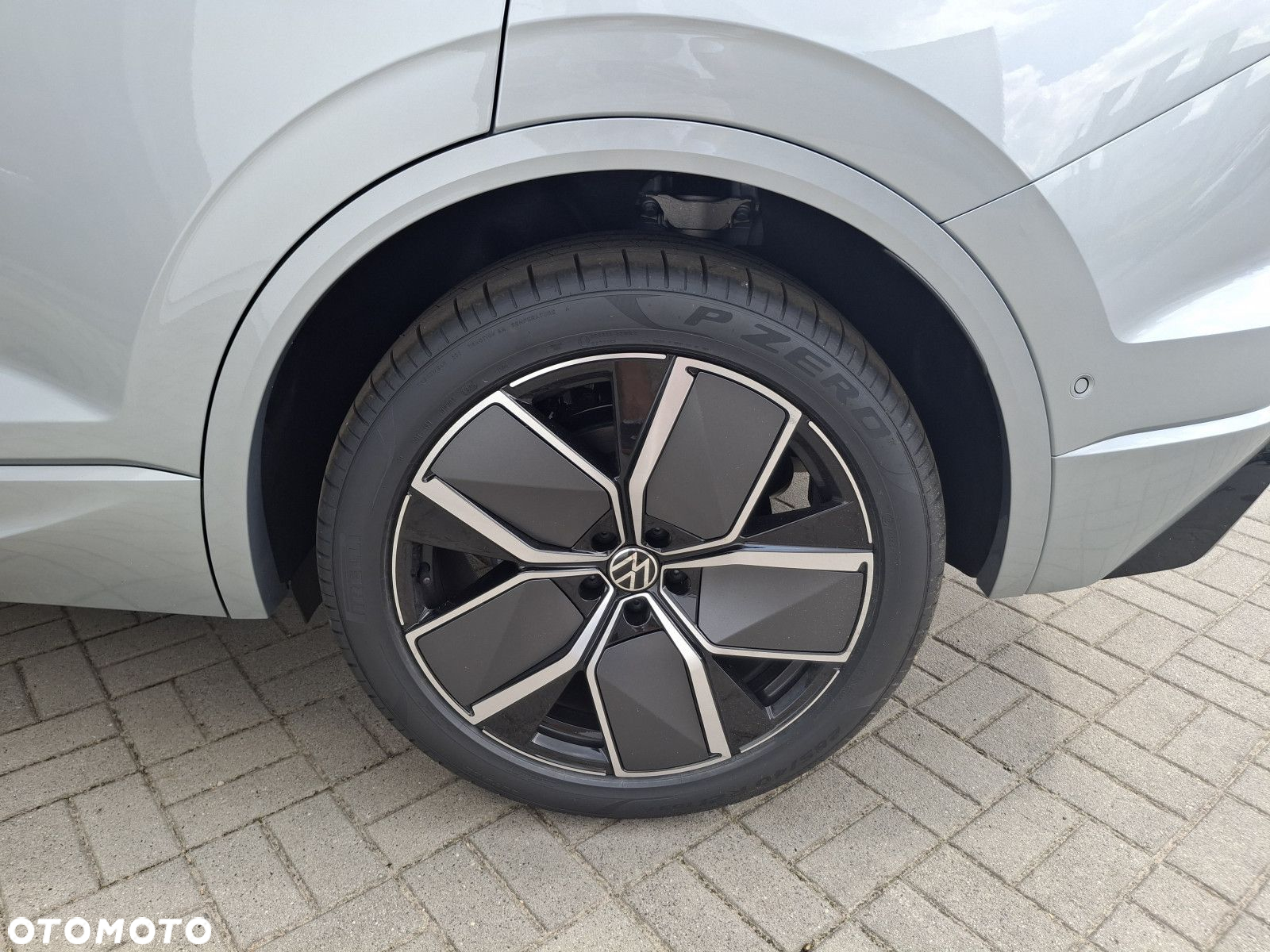 Volkswagen Touareg 3.0 V6 TDI 4Motion R-Line - 11