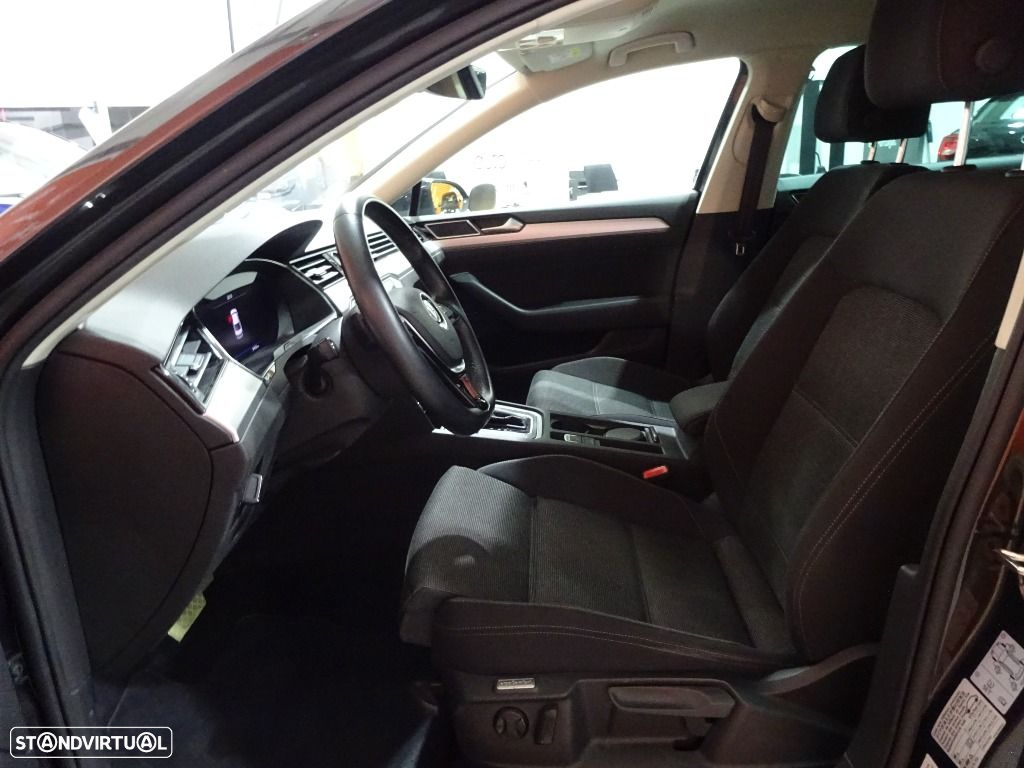 VW Passat 1.6 TDI Business P.DSG - 11