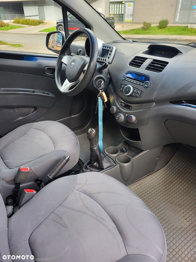 Chevrolet Spark 1.0 Base+ - 25