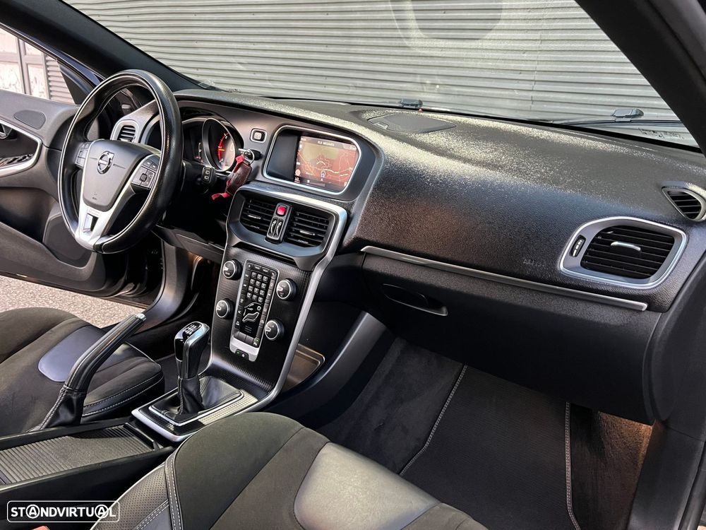 Volvo V40 2.0 D2 R-Design - 29