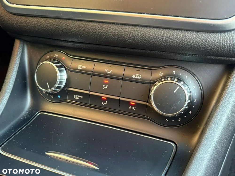 Mercedes-Benz CLA 200 7G-DCT AMG Line - 18