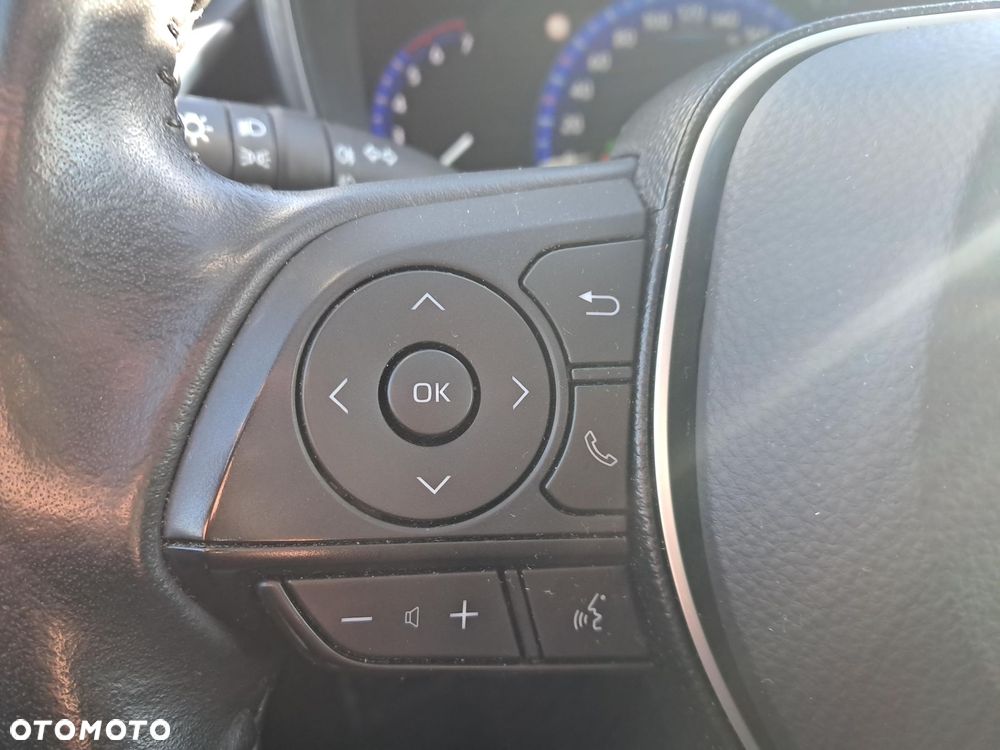 Toyota Corolla 1.8 Hybrid Comfort - 24