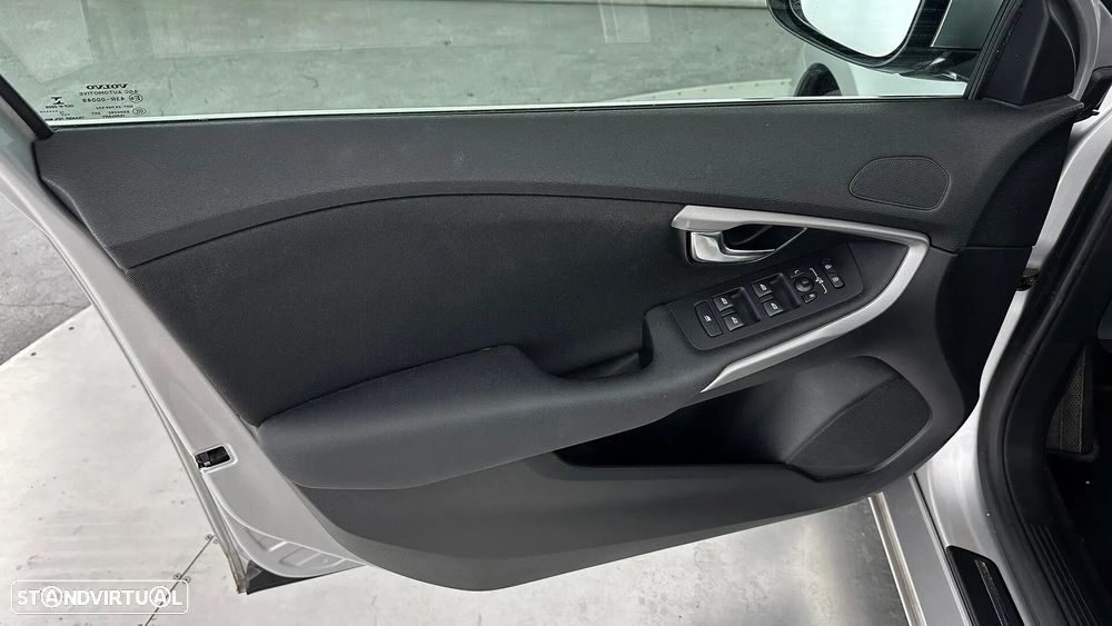 Volvo V40 1.6 D2 Eco Momentum - 23