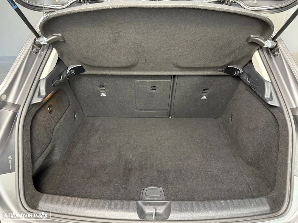 Mercedes-Benz GLA 180 - 17