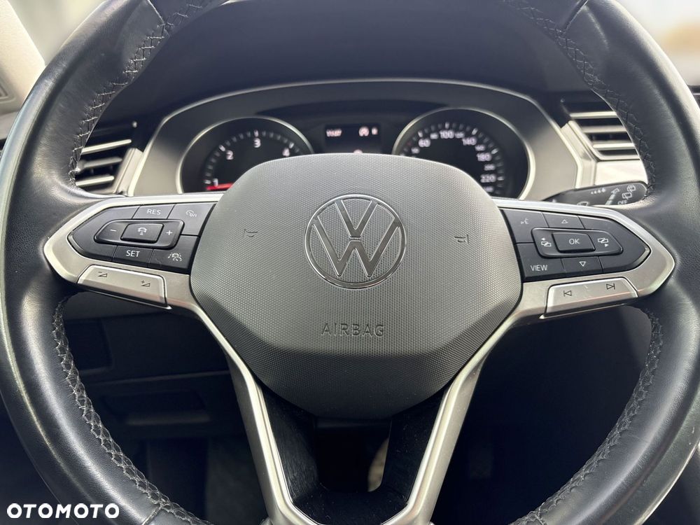 Volkswagen Passat - 23