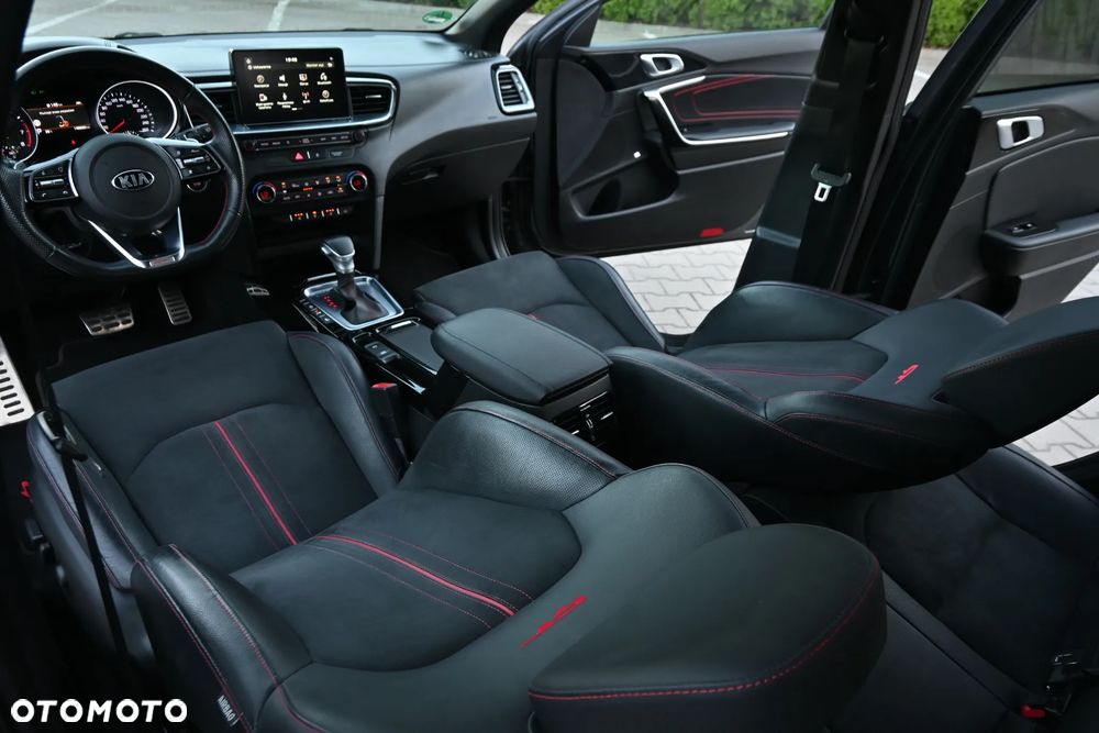 Kia ProCeed 1.6 T-GDI DCT7 OPF GT - 32