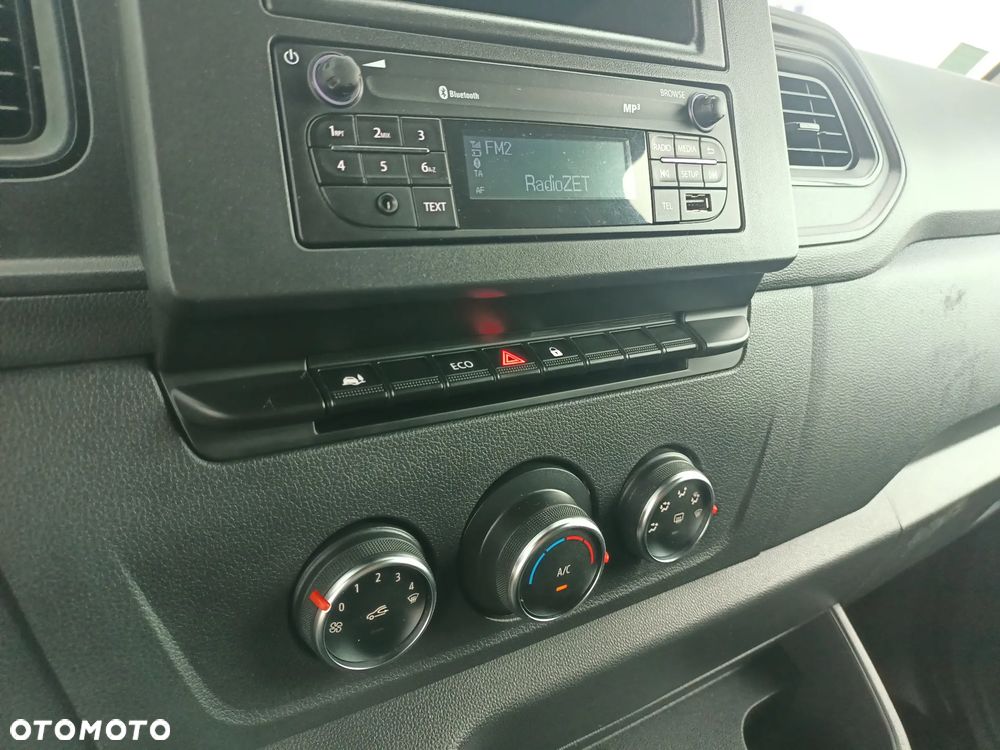 Renault MASTER L3H2 KOLOR METALIC 2022/2023 - 30