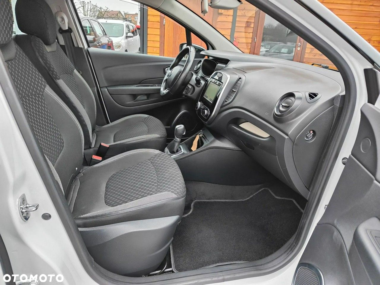 Renault Captur 1.2 Energy TCe S-Edition EDC - 20