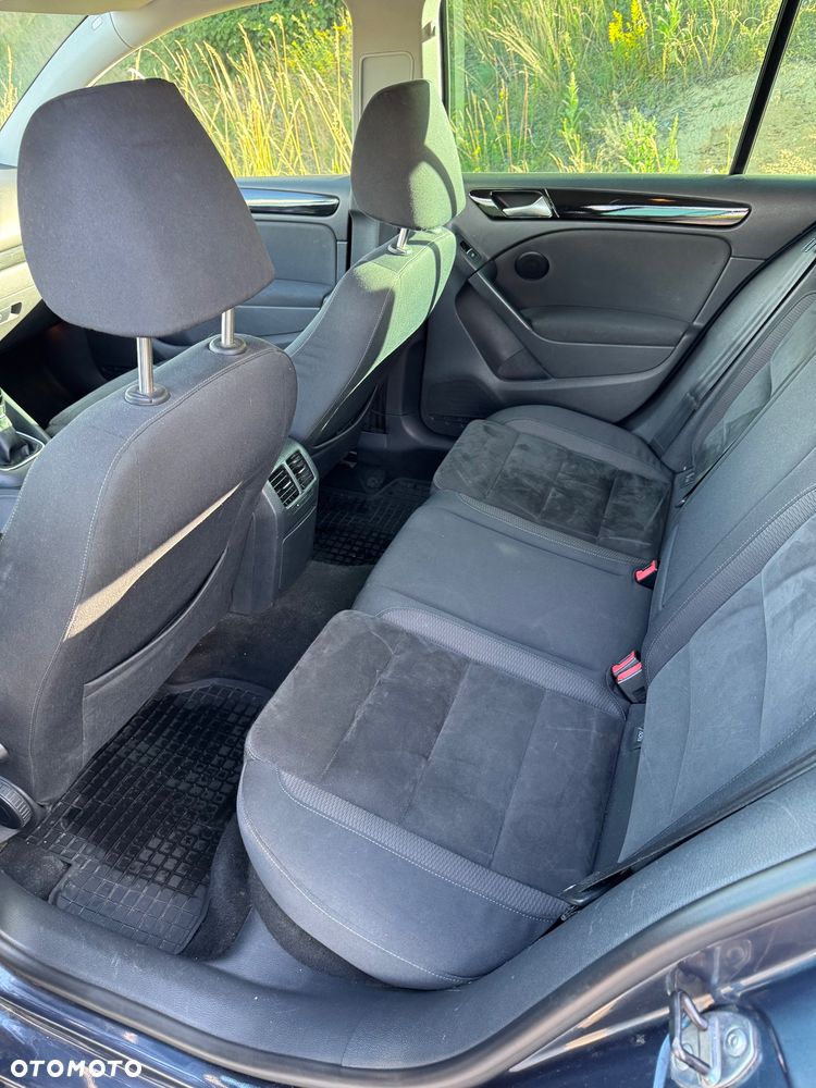 Volkswagen Golf 2.0 TDI DPF Highline - 9