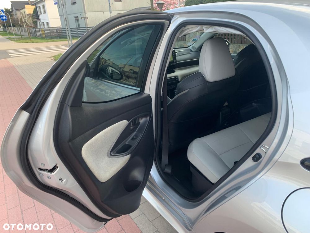 Toyota Yaris - 24