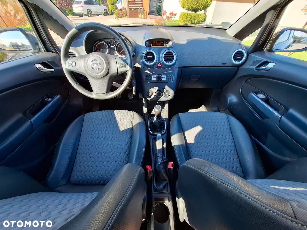 Opel Corsa 1.4 T Cosmo S&S - 34