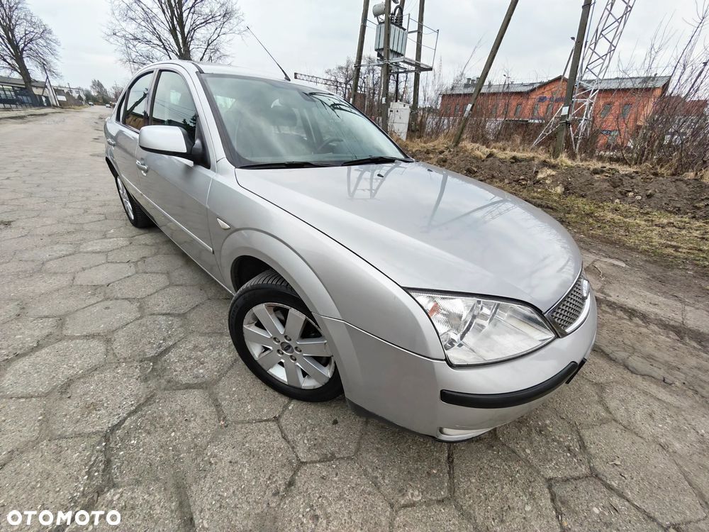 Ford Mondeo 1.8 Ghia X - 11