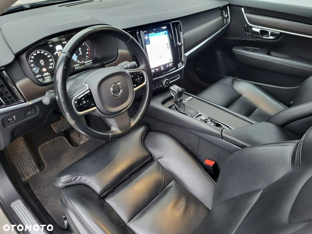 Volvo V90 Cross Country - 17