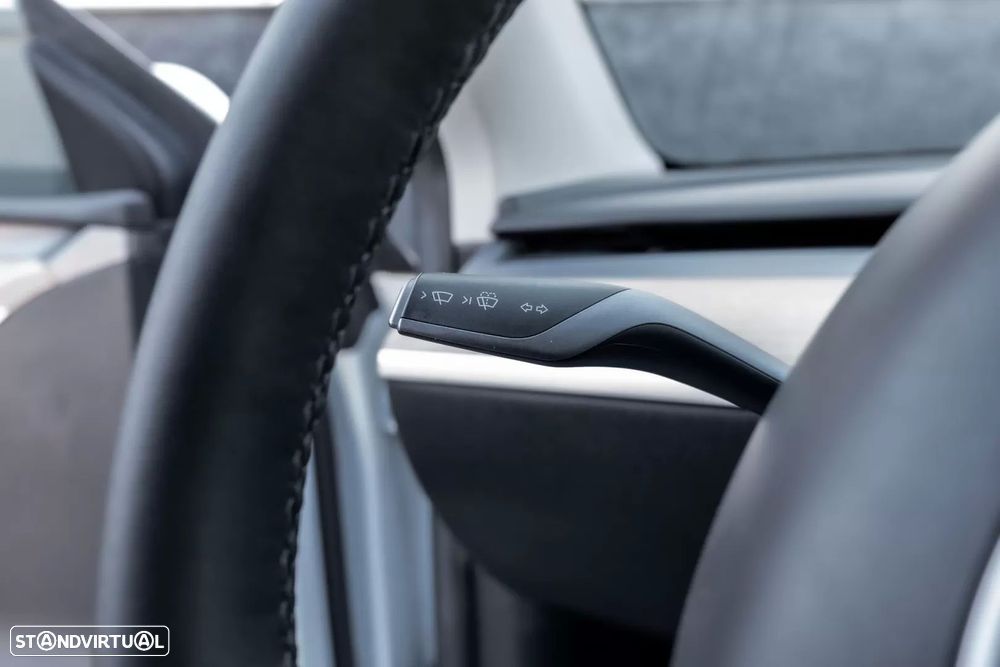 Tesla Model Y Long Range Tração Integral - 19