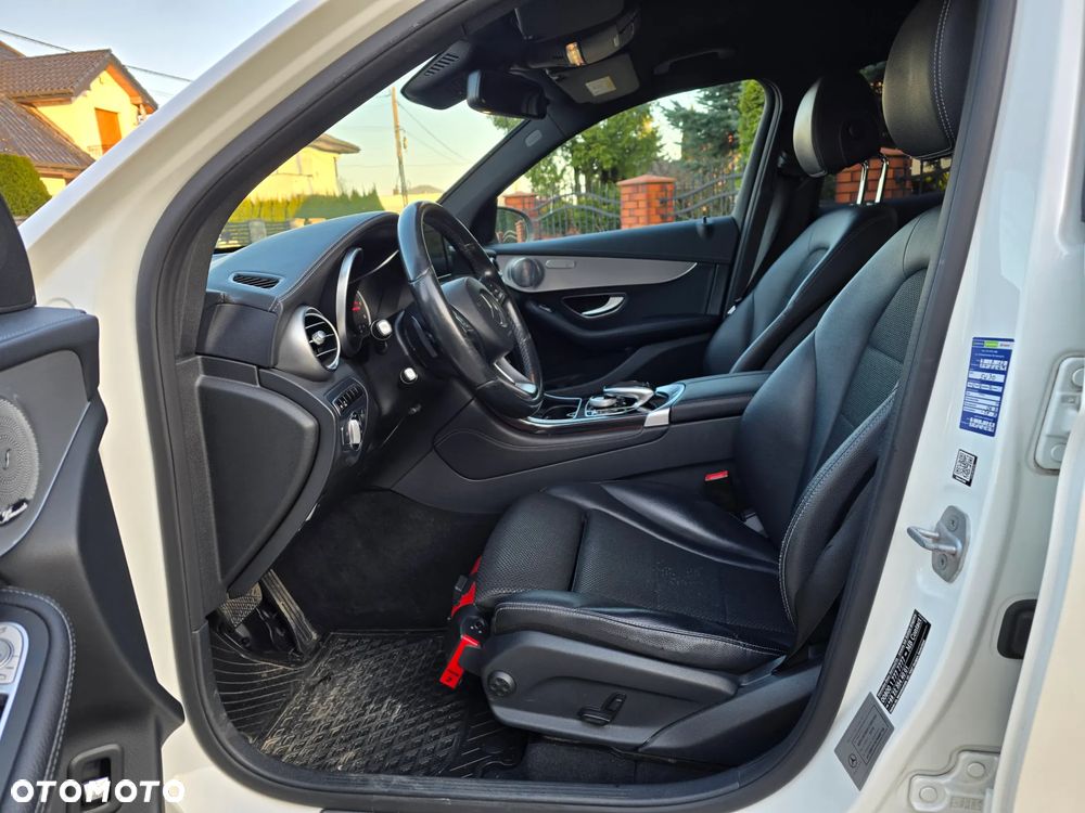 Mercedes-Benz GLC - 11