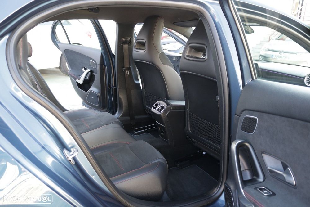 Mercedes-Benz A 180 d AMG Line - 29