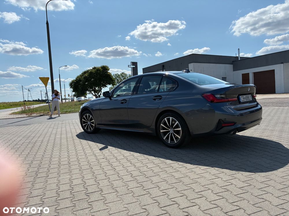 BMW Seria 3 318i Sport Line - 4
