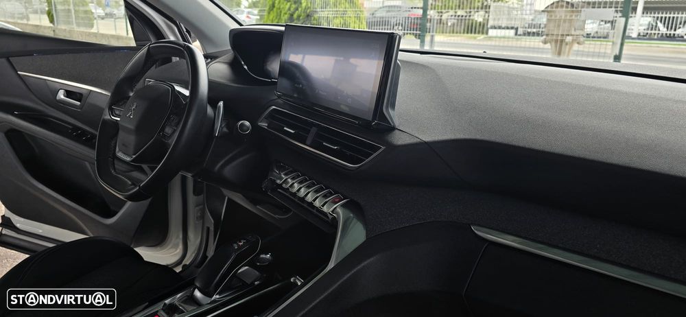 Peugeot 3008 1.6 Hybrid Allure e-EAT8 - 27