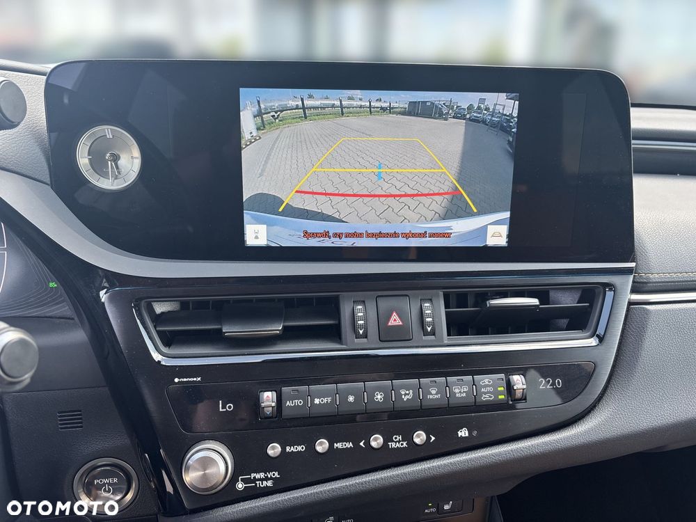 Lexus ES 300h Business Edition - 21