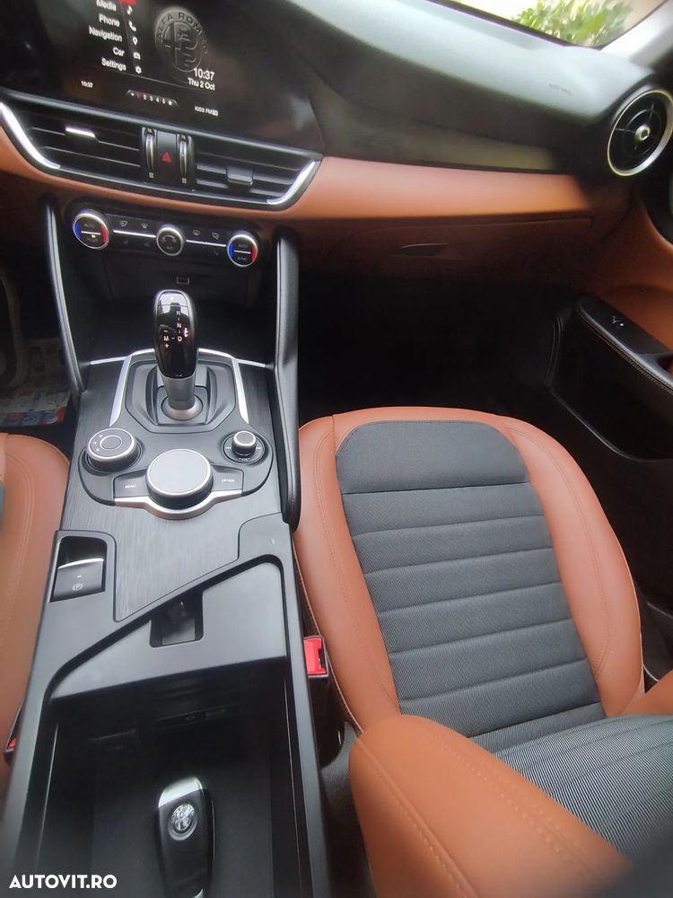 Alfa Romeo Giulia 2.0 Turbo 16V AT8 Business - 15