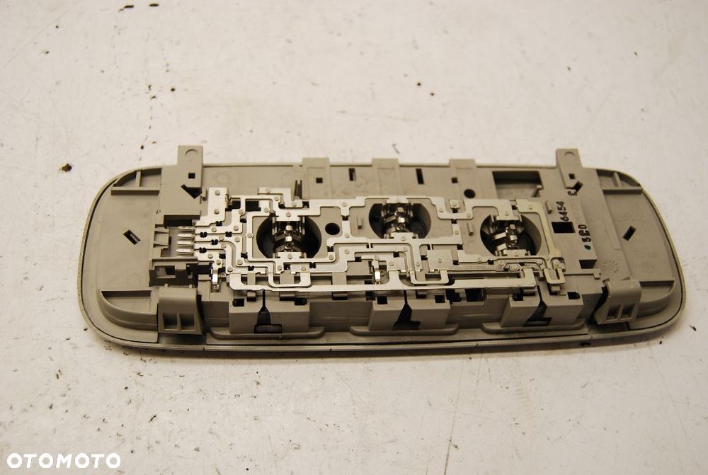 LAMPKA OŚWIETLENIA KABINY 3C0947291C VW PASSAT B6 KOMBI 3C0947291A 3C0947291D - 4