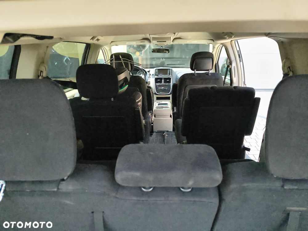 Dodge Grand Caravan - 13