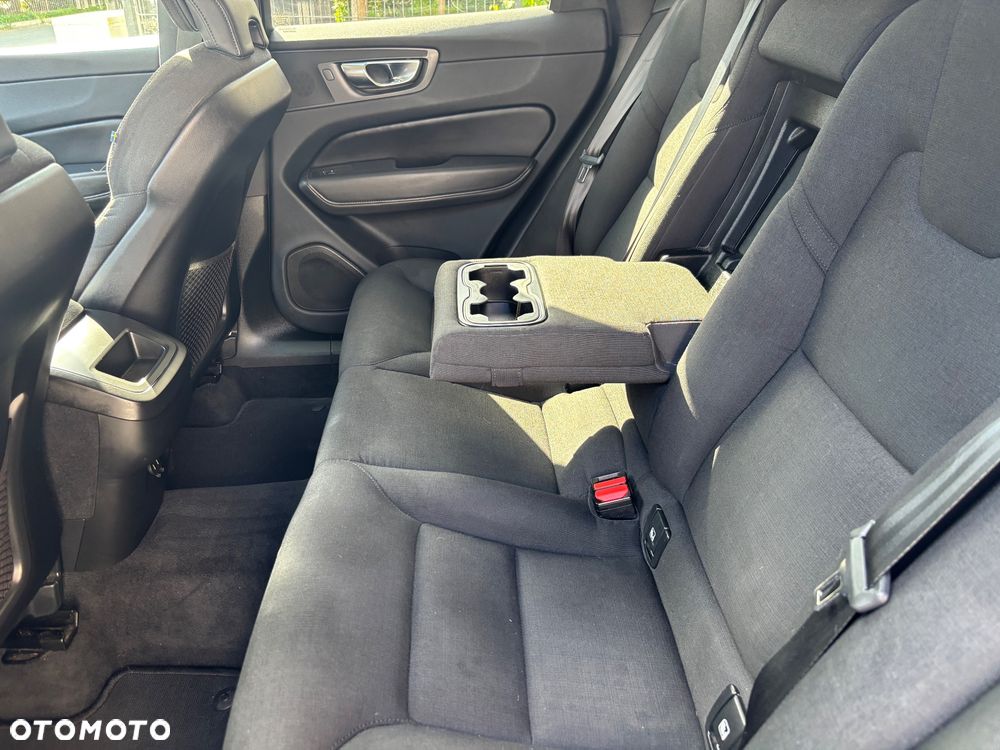 Volvo XC 60 B4 D AWD Momentum Pro - 14