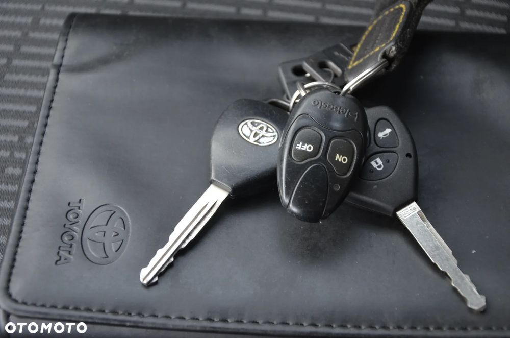 Toyota Avensis 2.0 D-4D Premium - 36