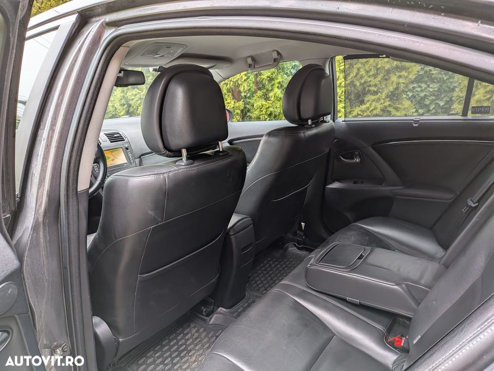 Toyota Avensis 2.2 D-CAT Luxury - 9