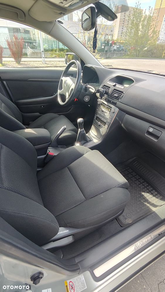 Toyota Avensis 1.8 VVT-i Sol - 8