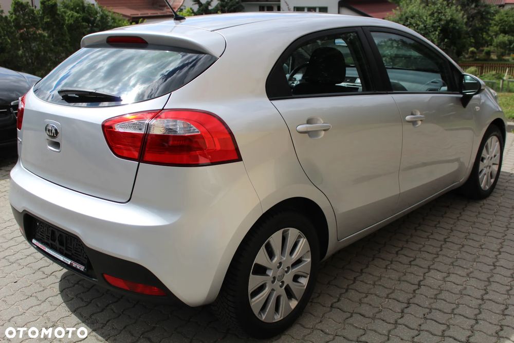 Kia Rio - 9