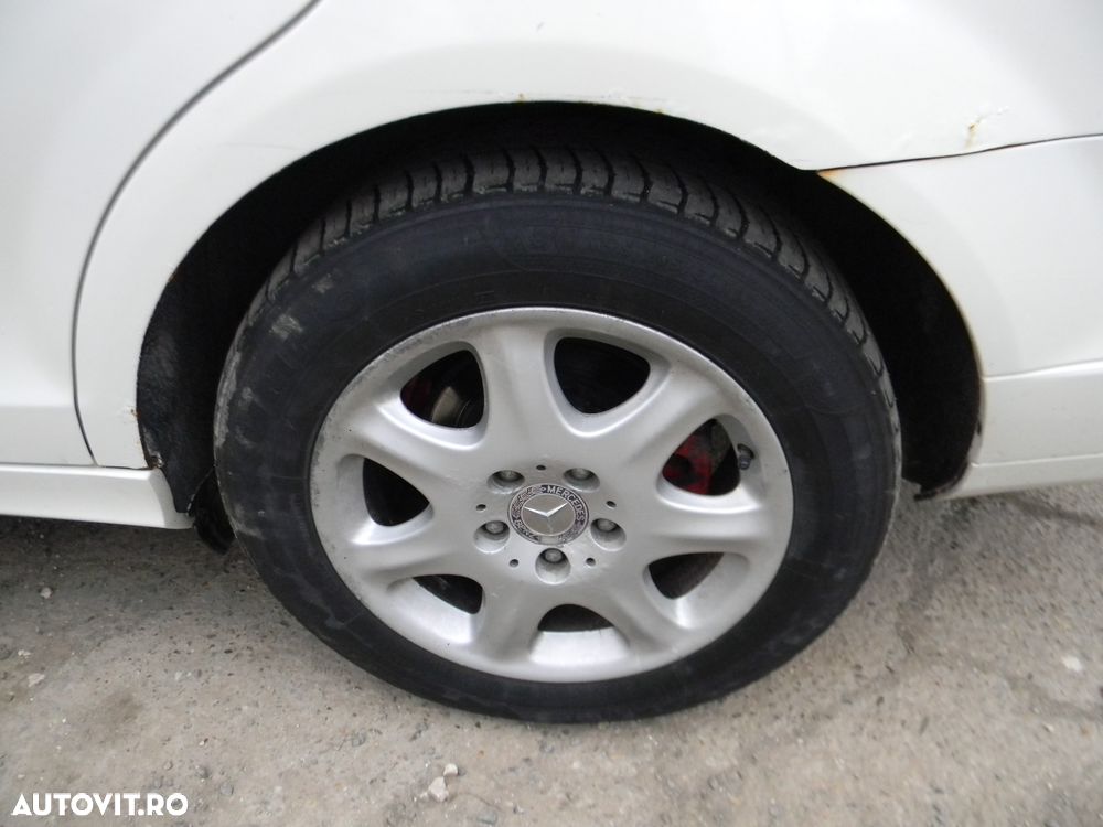 Dezmembrari  Mercedes-Benz C-CLASS (W204)  2007  > 2014 C 200 CDI (20 - 30