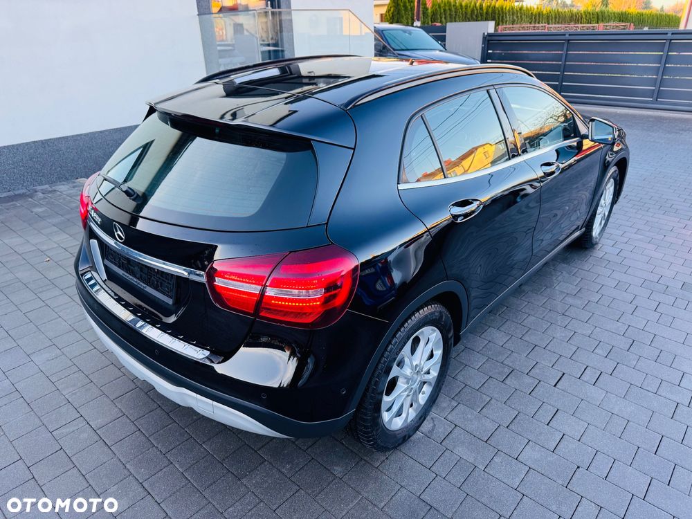 Mercedes-Benz GLA 200 7G-DCT UrbanStyle Edition - 12