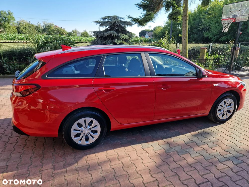 Hyundai i30 1.5 DPI Classic + - 35