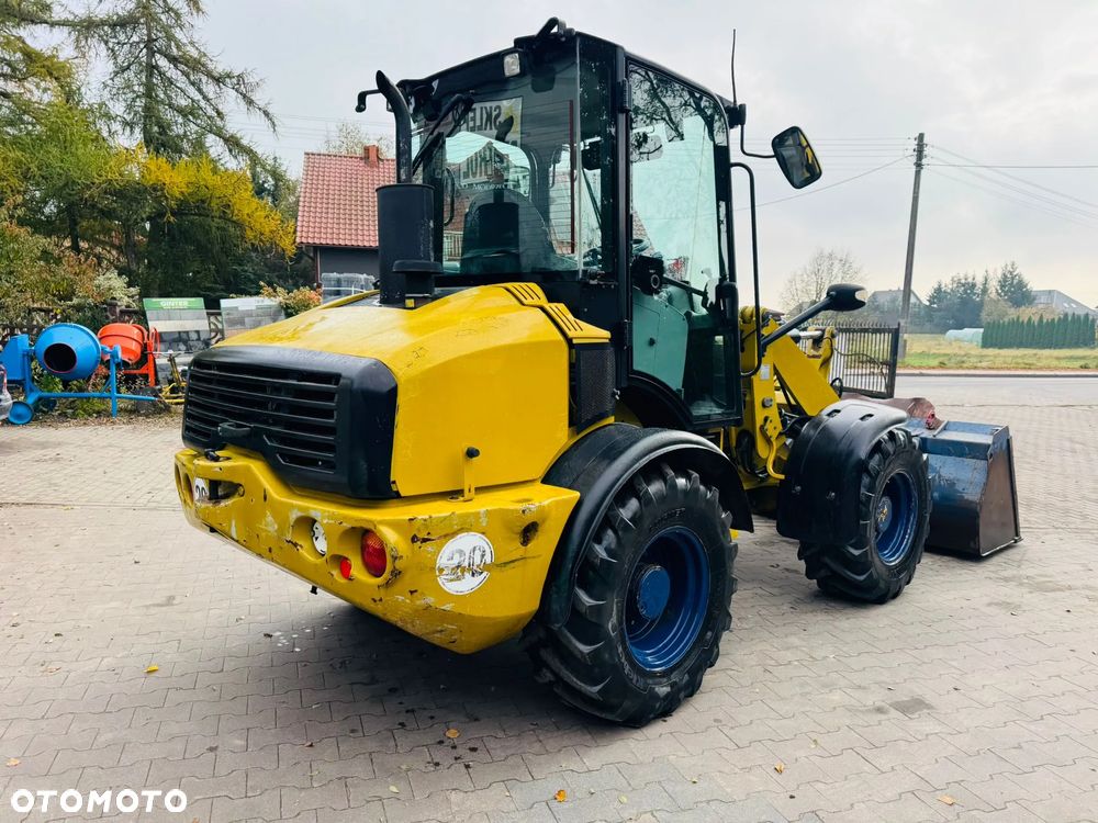 Caterpillar 908H - 11