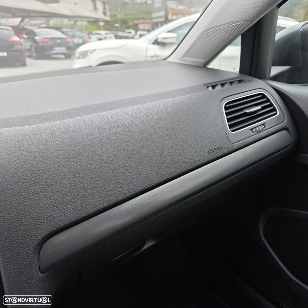 VW Golf Variant 1.6 TDi Confortline - 26