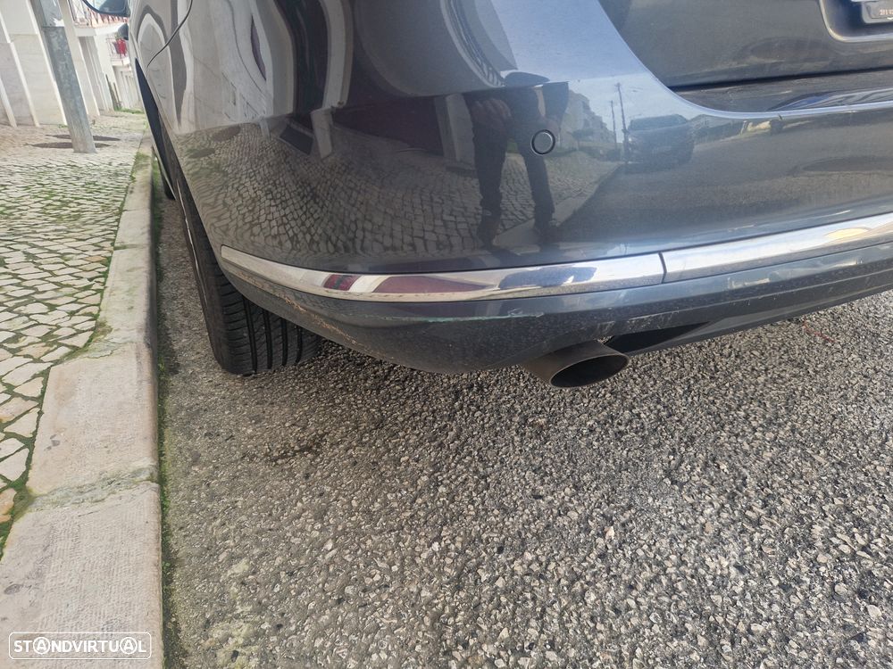 VW Passat Variant 1.6 TDI BlueMotion - 17