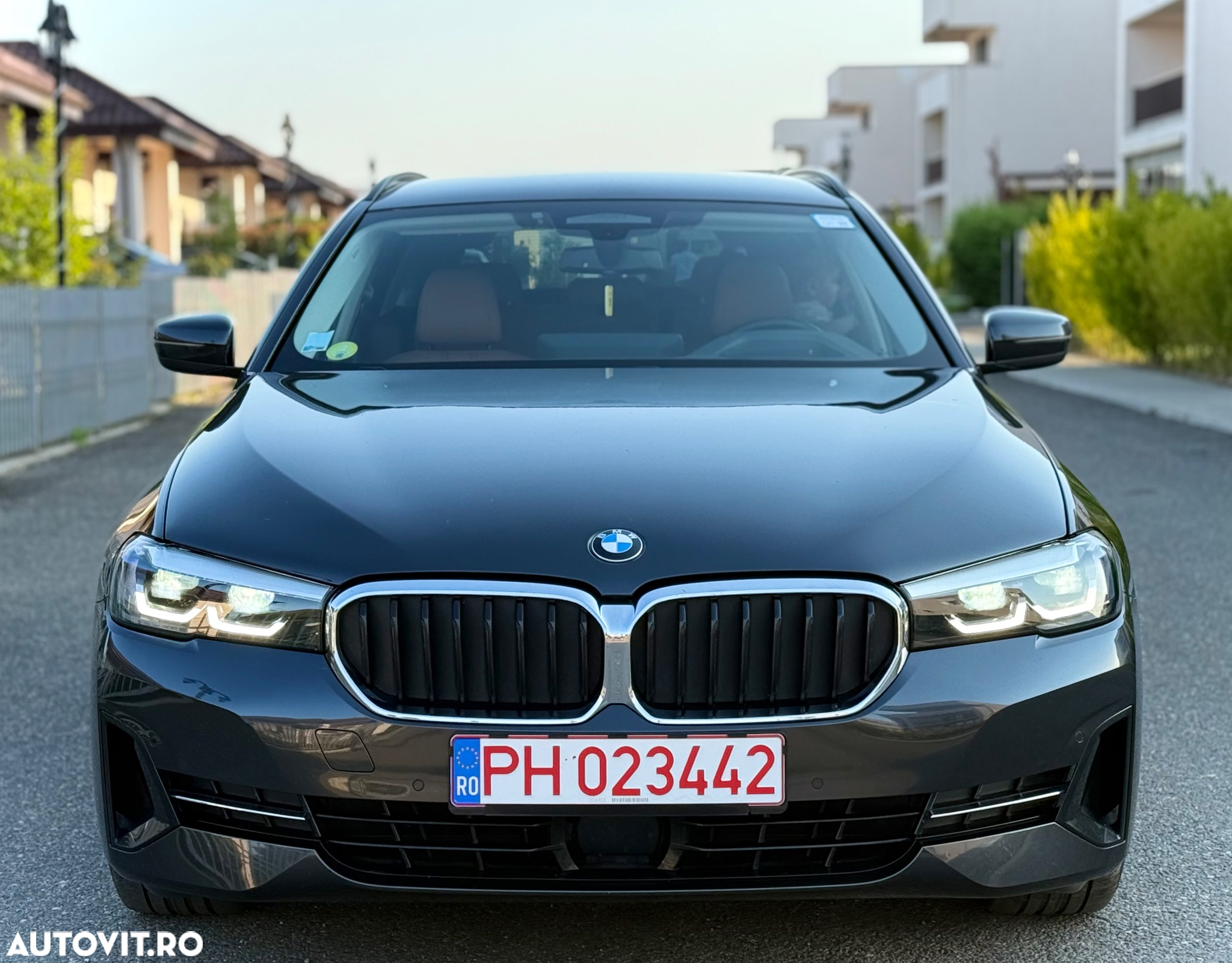 BMW Seria 5 520d Touring Aut. Luxury Line - 2