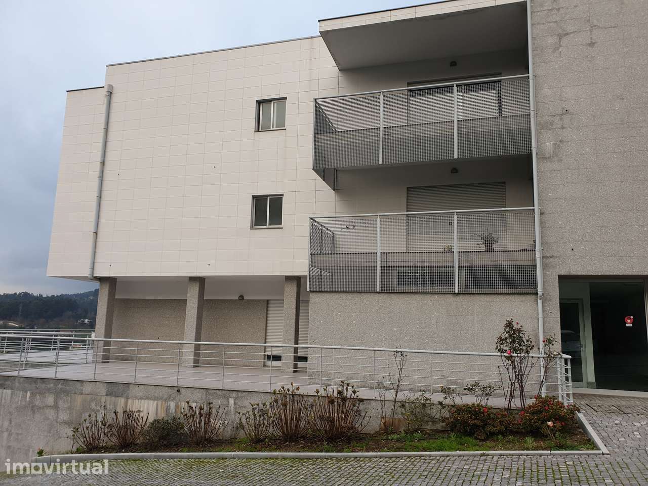 Apartamento T3 - Azurém - Grande imagem: 2/25