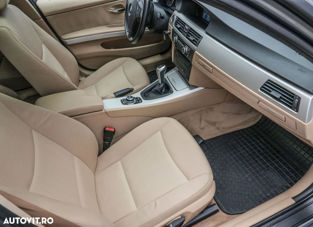 BMW Seria 3 320d EfficientDynamics Edition - 13