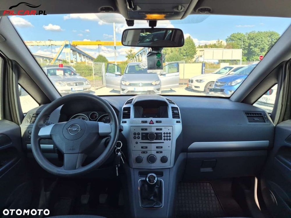 Opel Zafira - 10