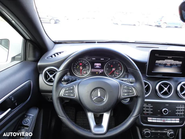 Mercedes-Benz A 180 d 7G-DCT AMG Line - 21