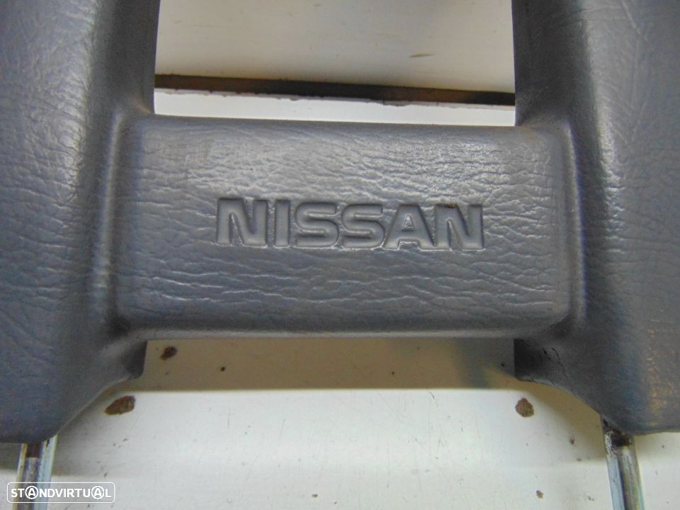 Nissan patrol 260 encostos de cabeça como novos - 2