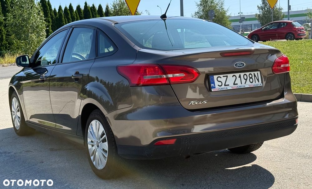 Ford Focus 1.6 Trend - 12