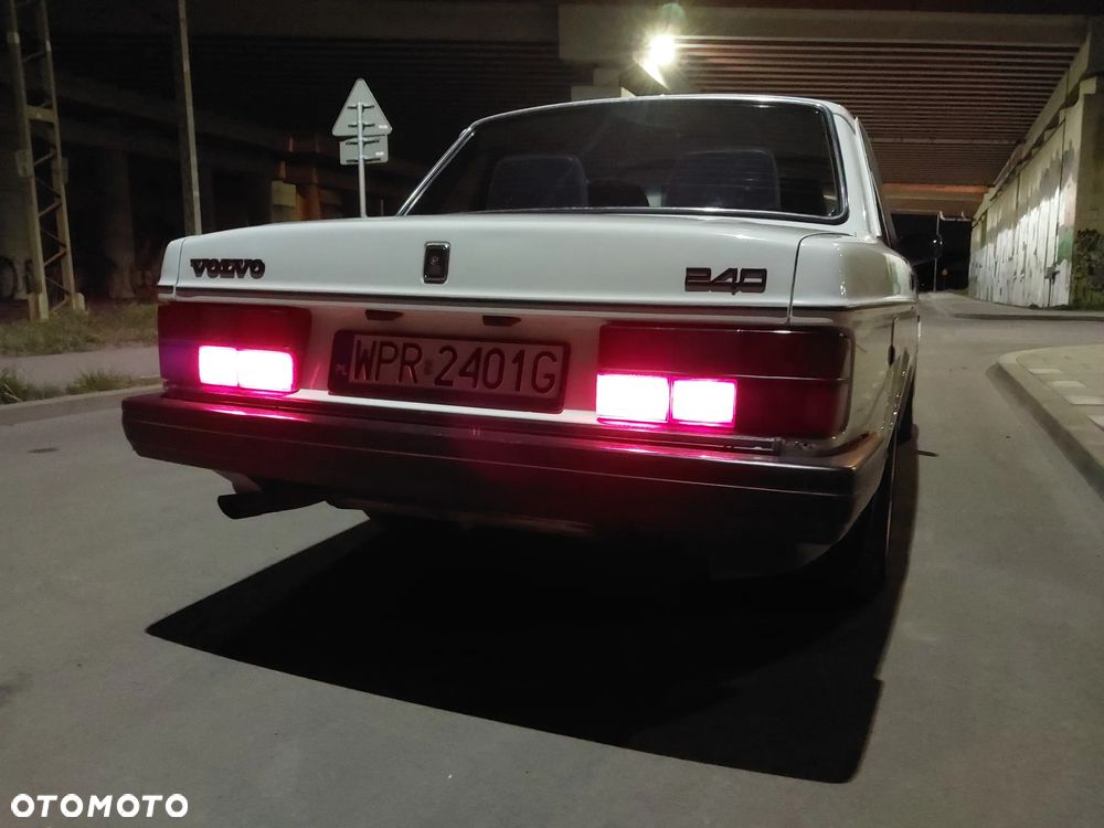 Volvo Seria 200 - 5