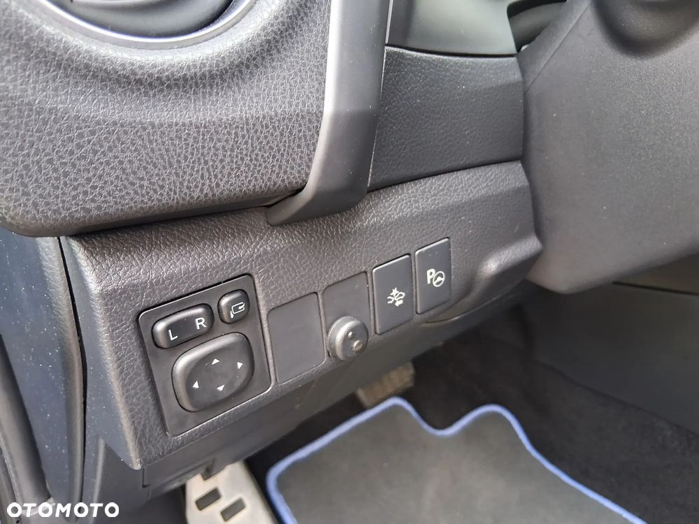 Toyota Auris 1.8 HSD Prestige NAVI - 31