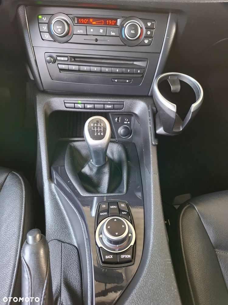 BMW X1 sDrive18d Sport Line - 25