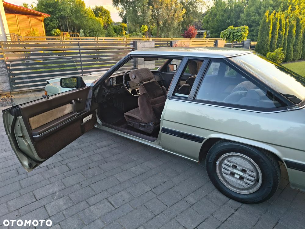 Mazda 929 - 18